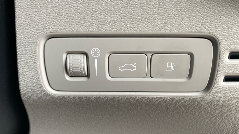 Volvo Xc40 1.5 T5 Recharge PHEV Ultimate Dark 5dr Auto Estate